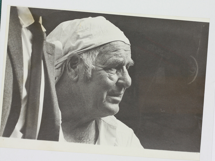 Fotos Var sutter fra bænken ved kanalen (4)